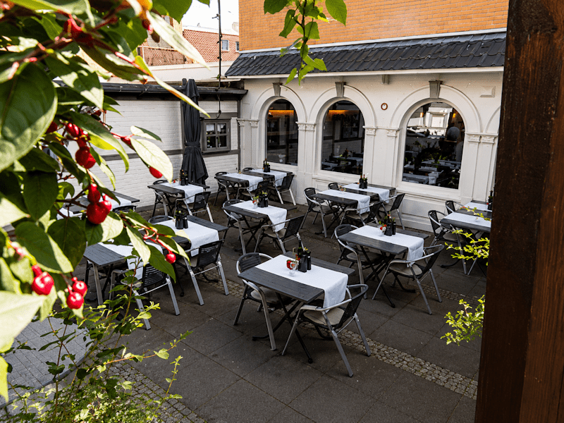 Bacchus-GriechischesRestaurant-Arnum-Biergarten_2